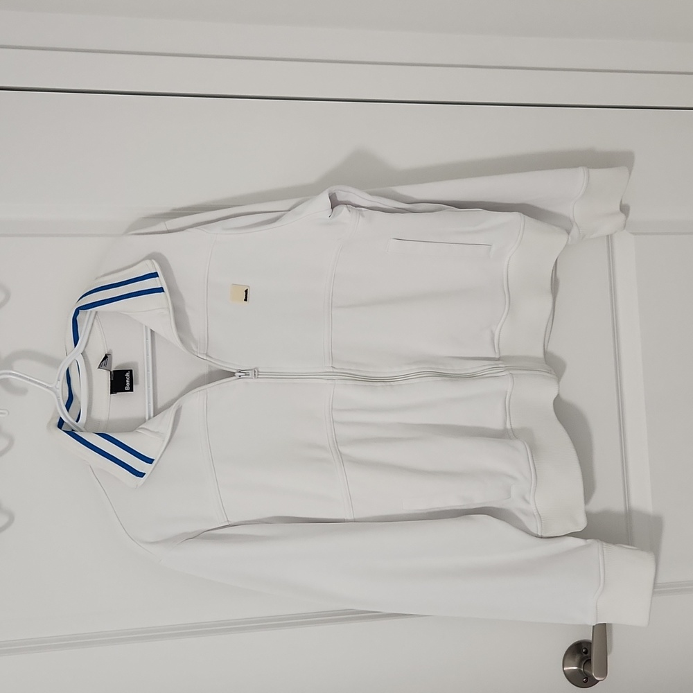 Bench zip up sweater